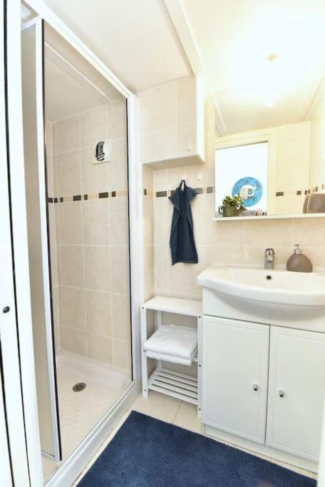 Duplex Central Close Beaches And Shops And Balcony Apartamento Nice Exterior foto